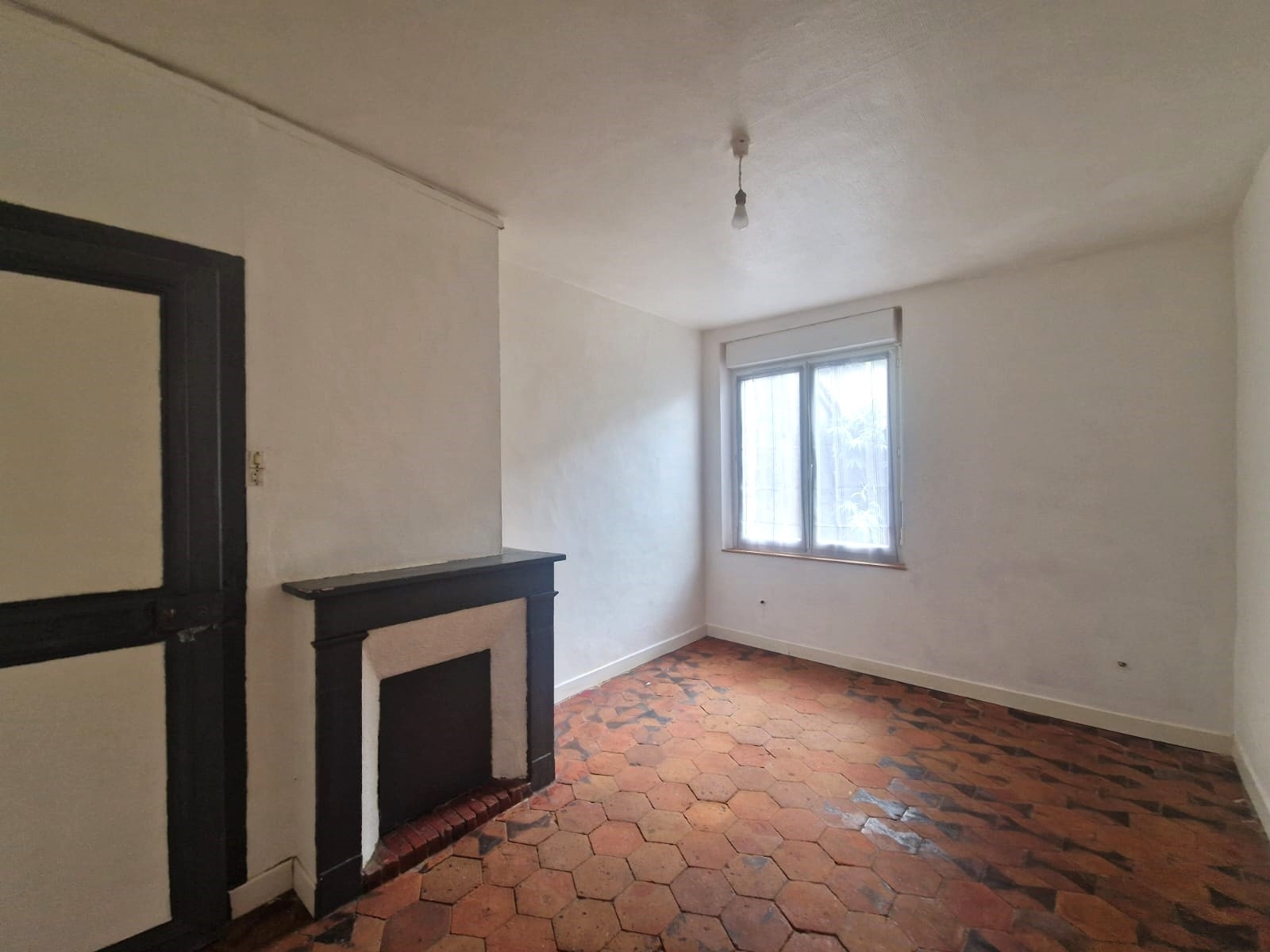 DANS UN PETIT VILLAGE AU CALME ..BREZOLLES