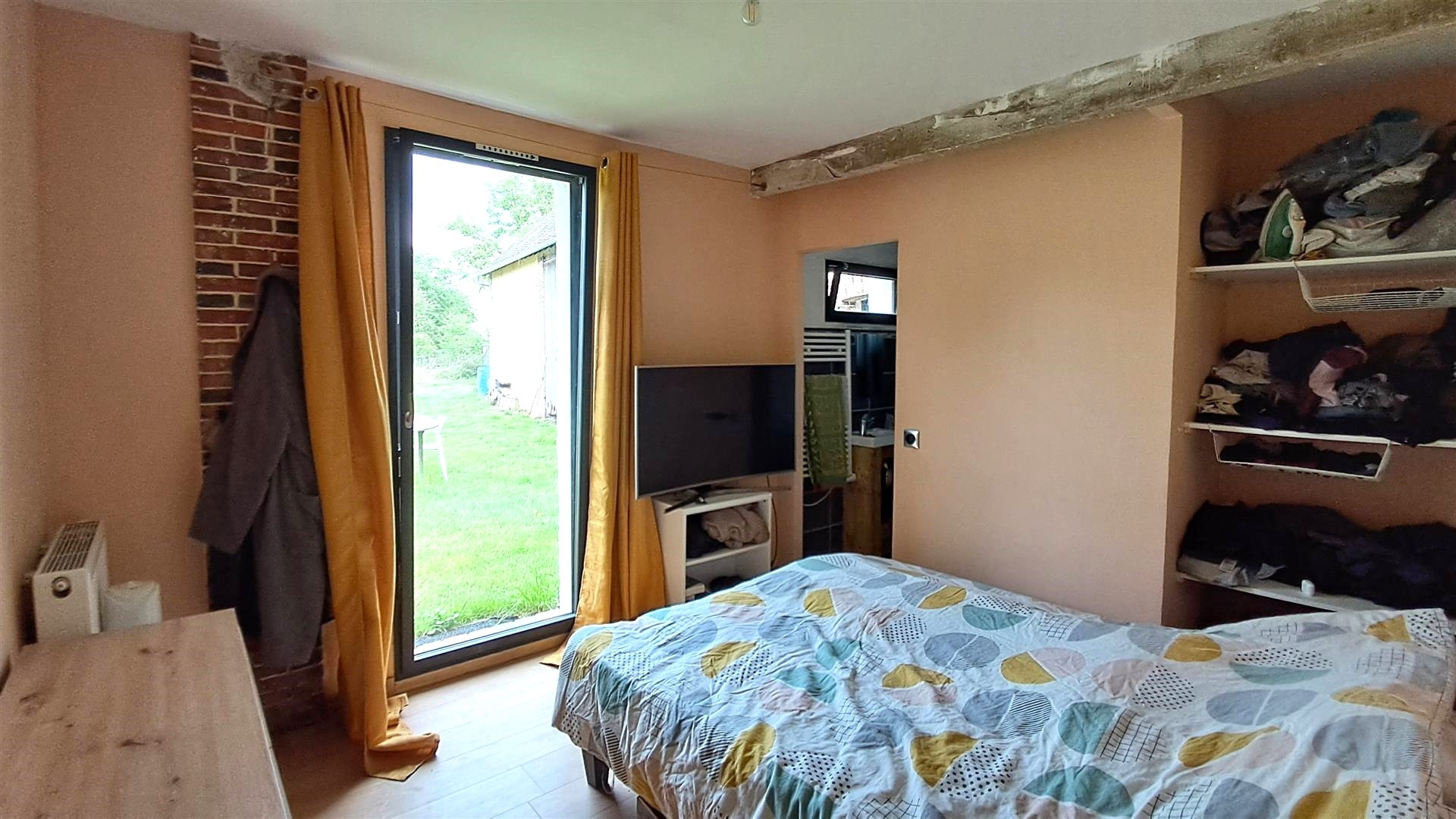 Situé dans un hameau calme, ANCIEN CORPS DE FERME RÉNOVÉ EN PARTIEMAILLEBOIS