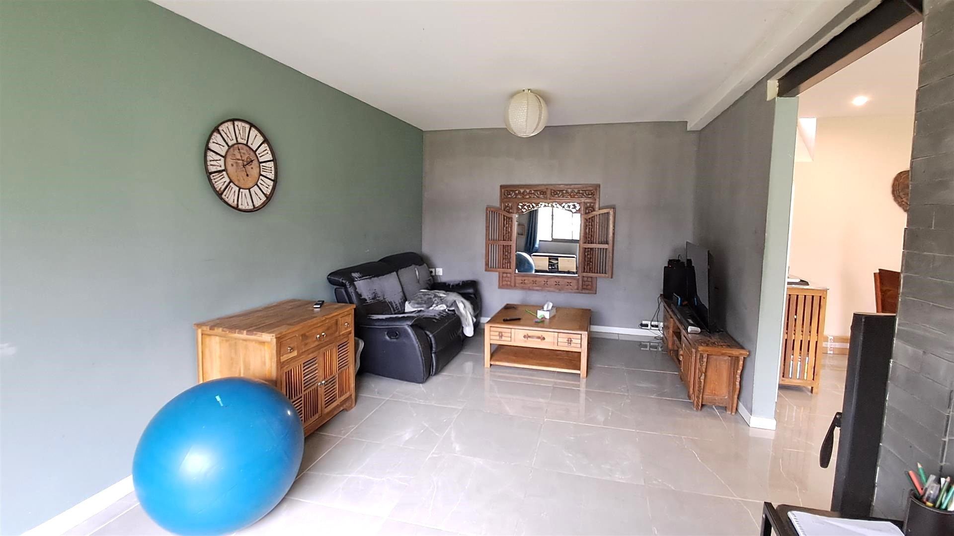 Situé dans un hameau calme, ANCIEN CORPS DE FERME RÉNOVÉ EN PARTIEMAILLEBOIS