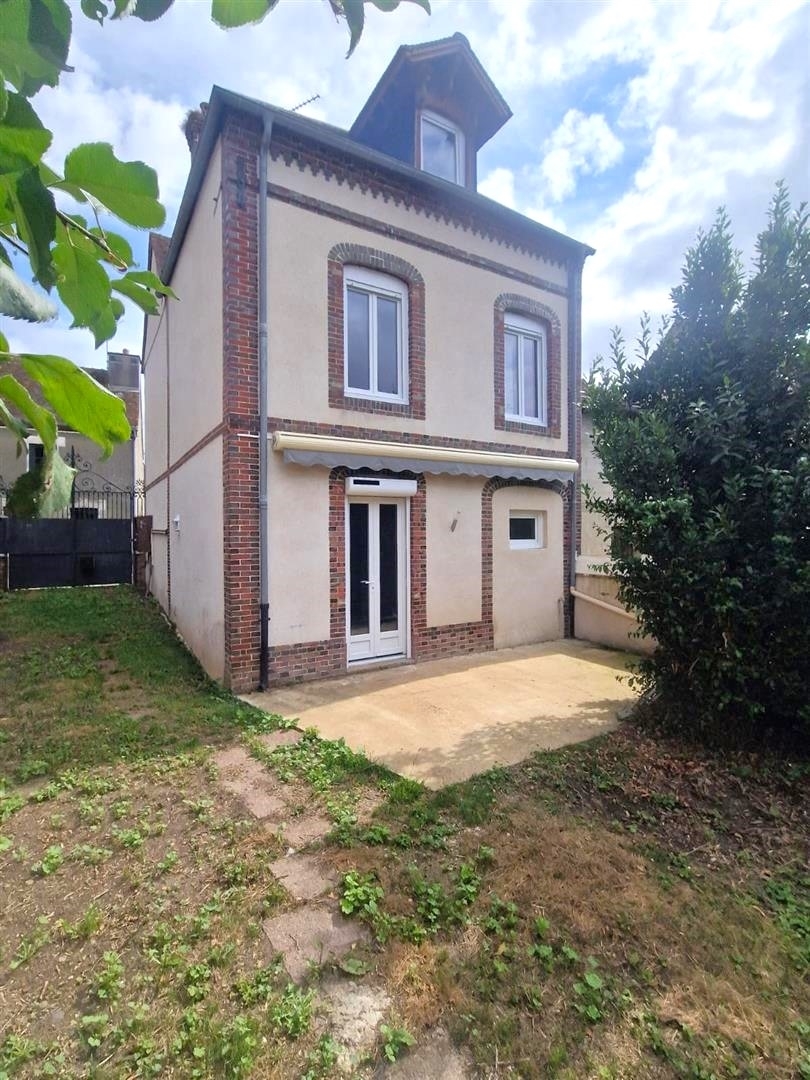 MAISONTILLIERES SUR AVRE