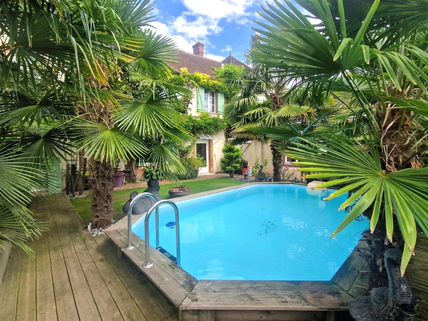 MAISONSAINT LUBIN DES JONCHERETS