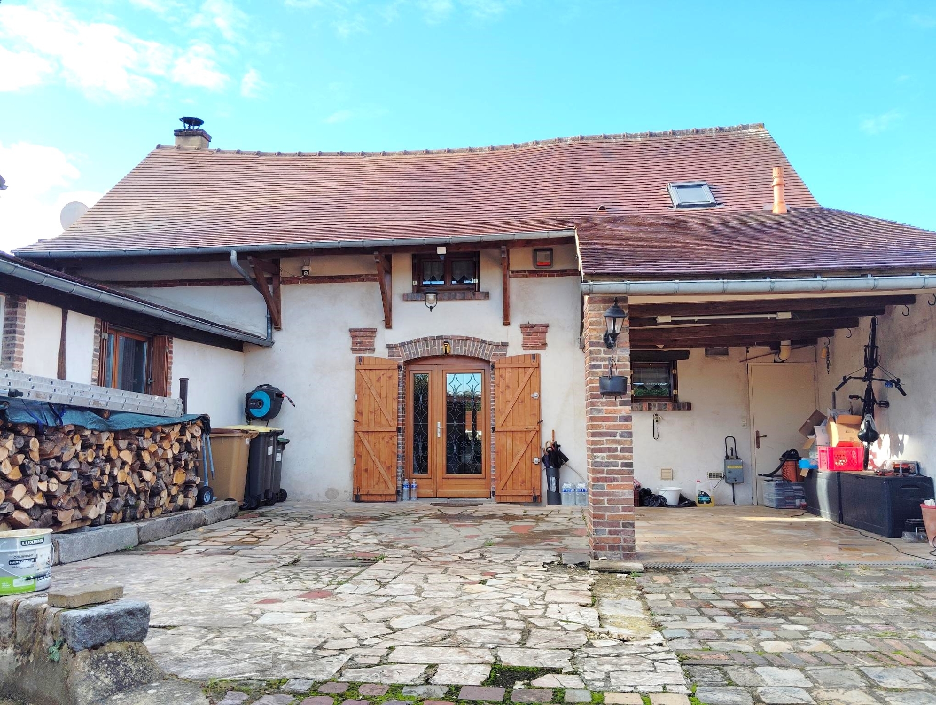 MAISONSAINT LUBIN DES JONCHERETS