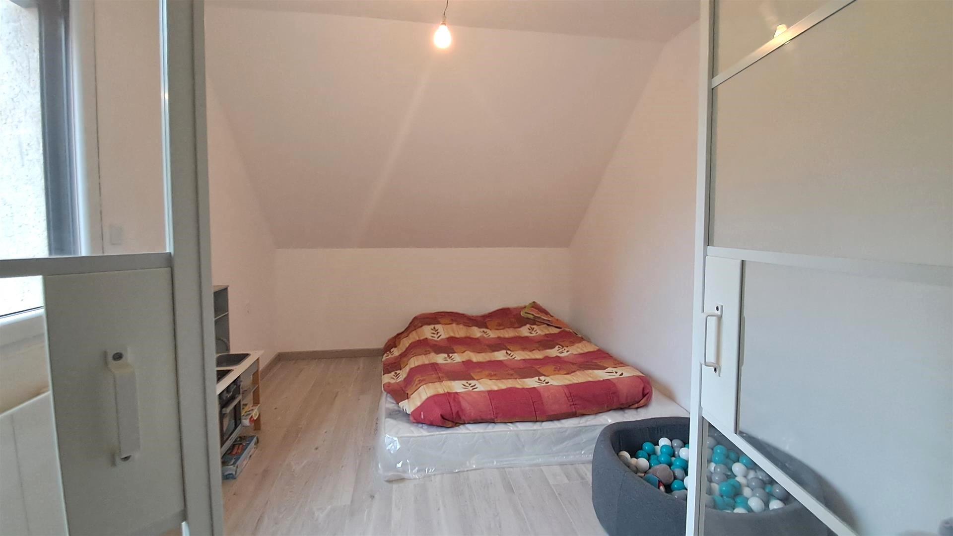 Dans un environnement calme, MAISON TRADITIONNELLE ENTIÈREMENT RÉNOVÉESENONCHES