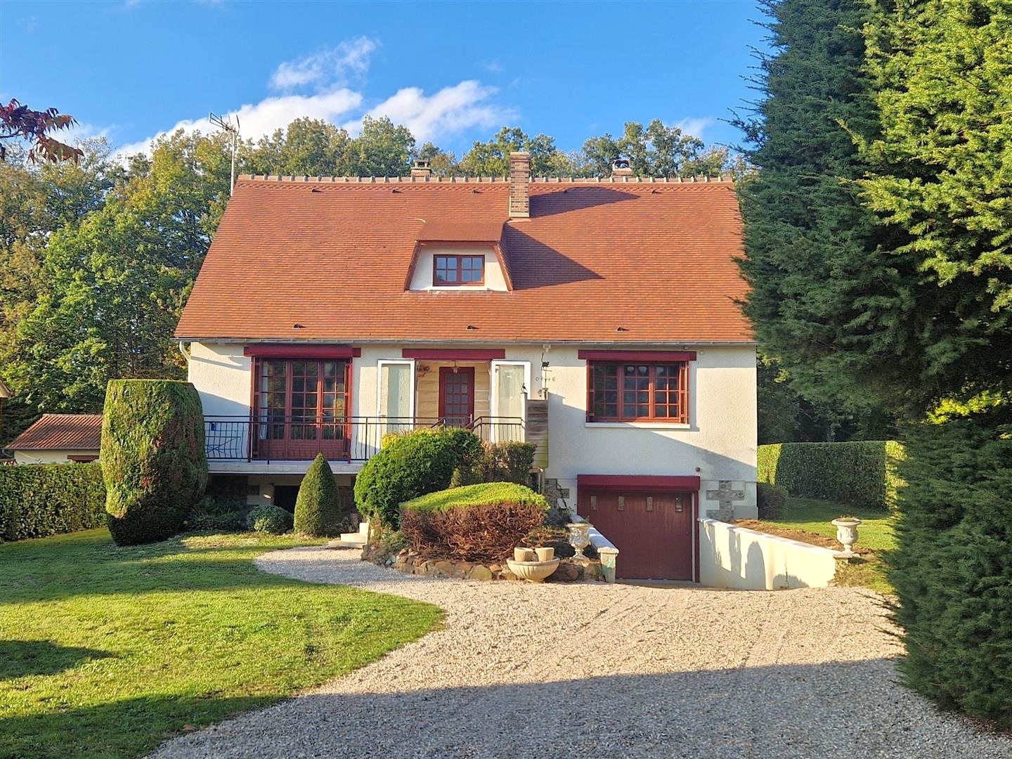 MAISONBREZOLLES