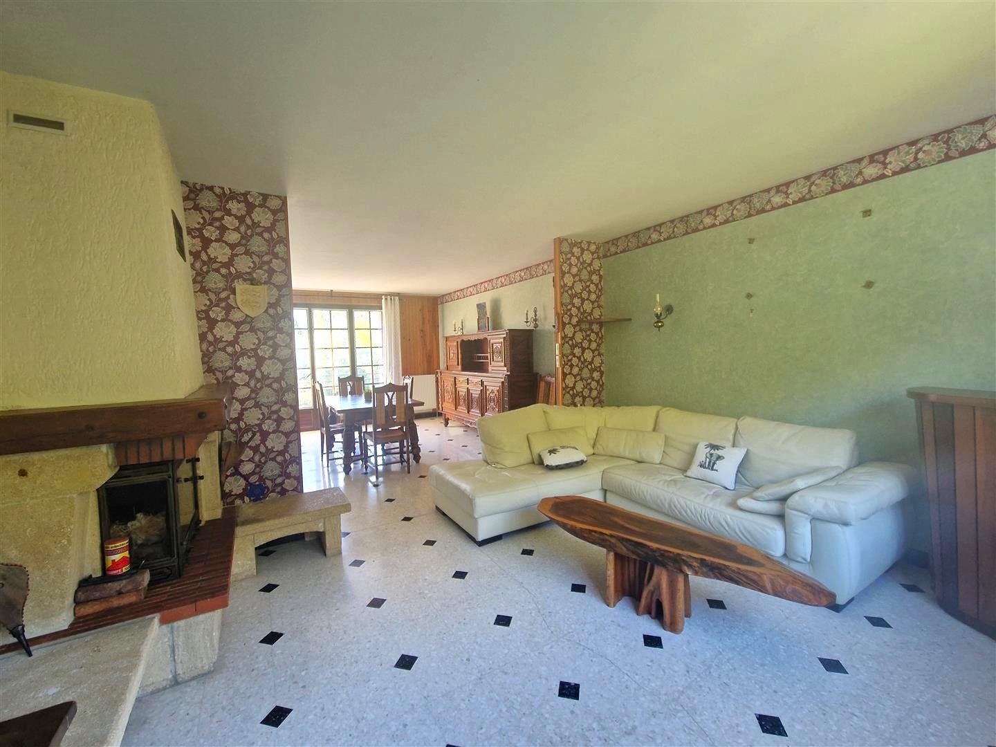 MAISONBREZOLLES