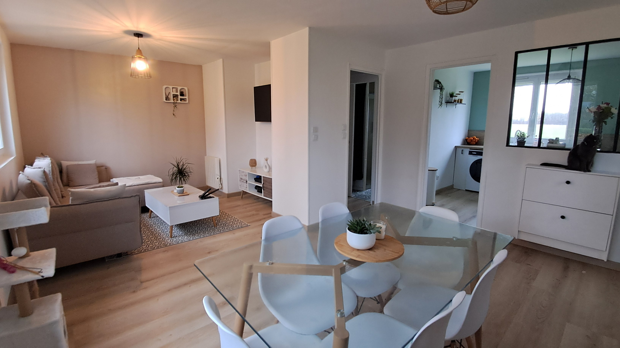 Située dans une impasse, MAISON TRADITIONNELLE RÉNOVÉE avec goûtSENONCHES