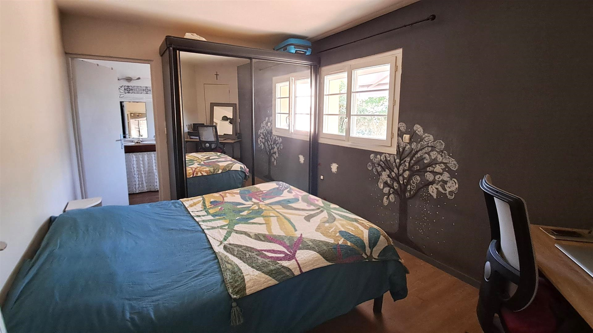 Située dans un petit village, BELLE MAISON ANCIENNE RÉNOVÉE mitoyenneMAILLEBOIS