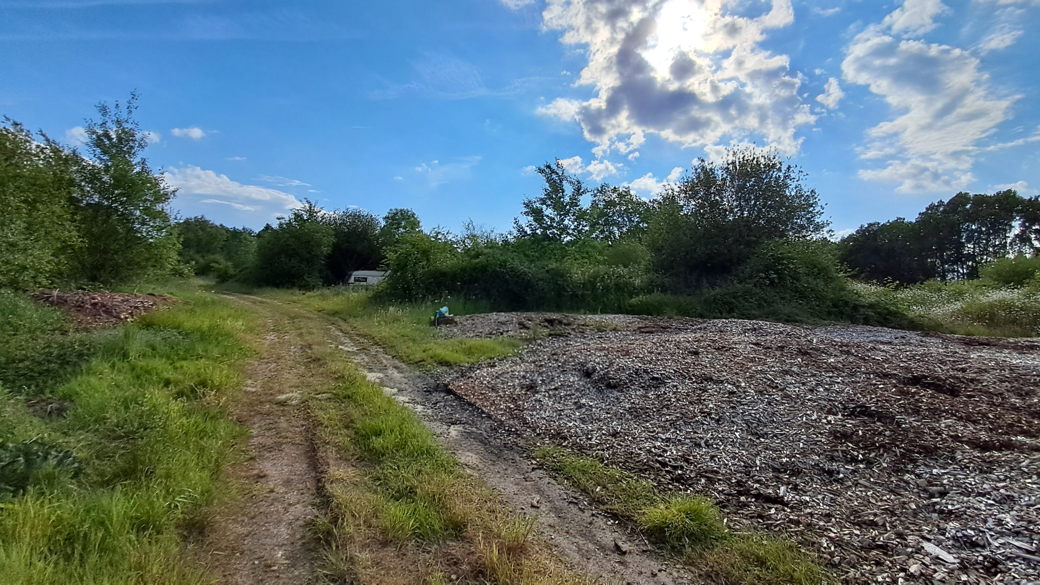 Terrain de loisirs de 20 307 m2 avec plan d'eau. Pour amateurs de nature.SENONCHES