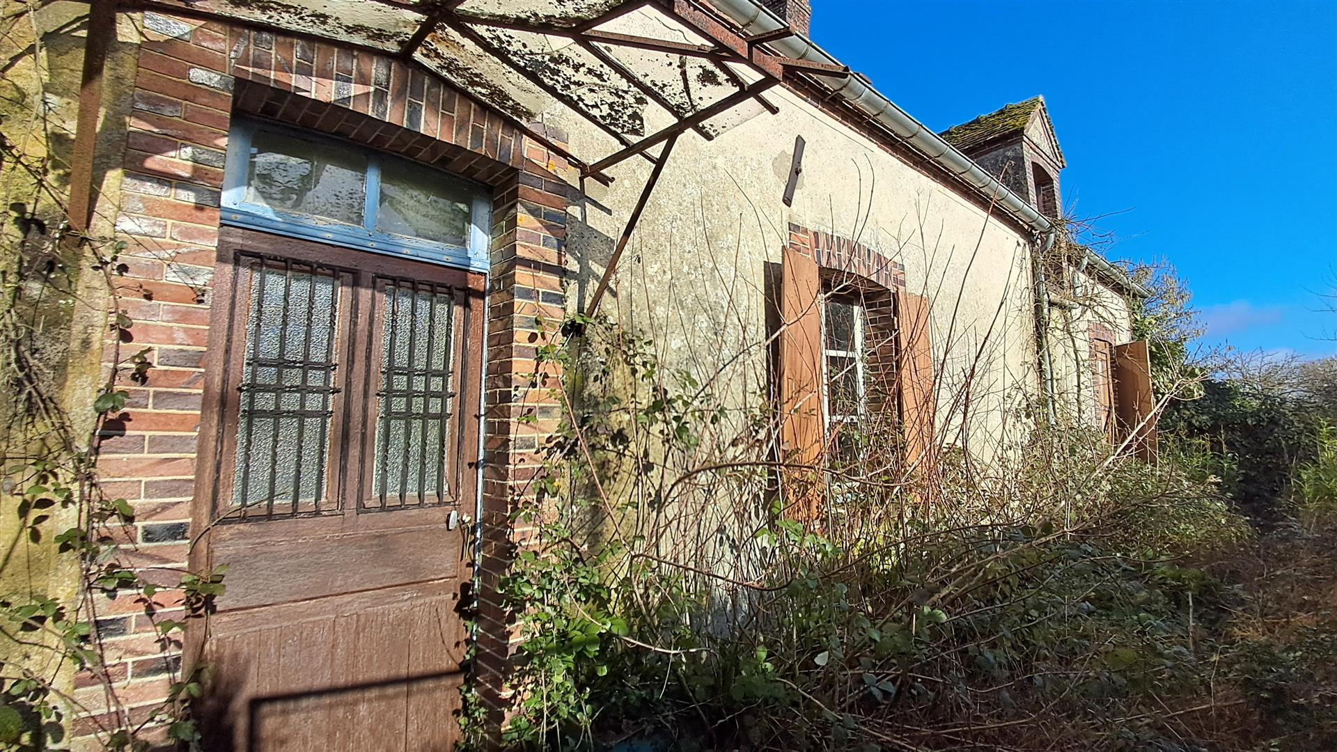 MAISON DE CAMPAGNE A RESTAURER DANS UN HAMEAU AU CALMELA LOUPE