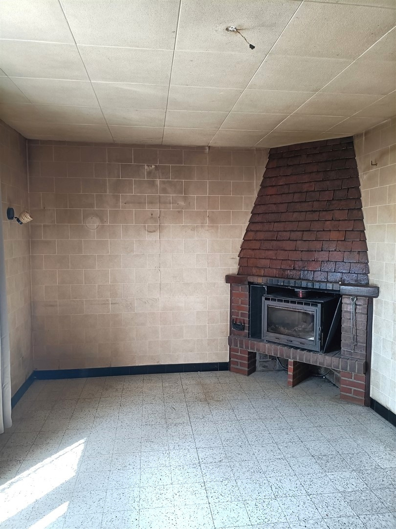 À l'abri des regards et dans un environnement calme, MAISON ANCIENNE de PLAIN-PIED À RAFRAICHIR comprenant : EAxe BREZOLLES - DREUX