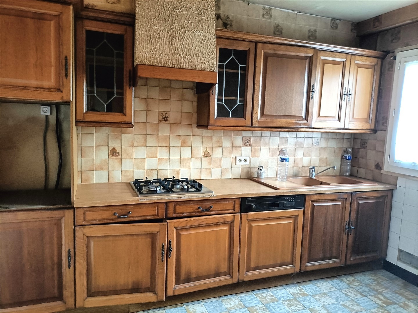 À l'abri des regards et dans un environnement calme, MAISON ANCIENNE de PLAIN-PIED À RAFRAICHIR comprenant : EAxe BREZOLLES - DREUX