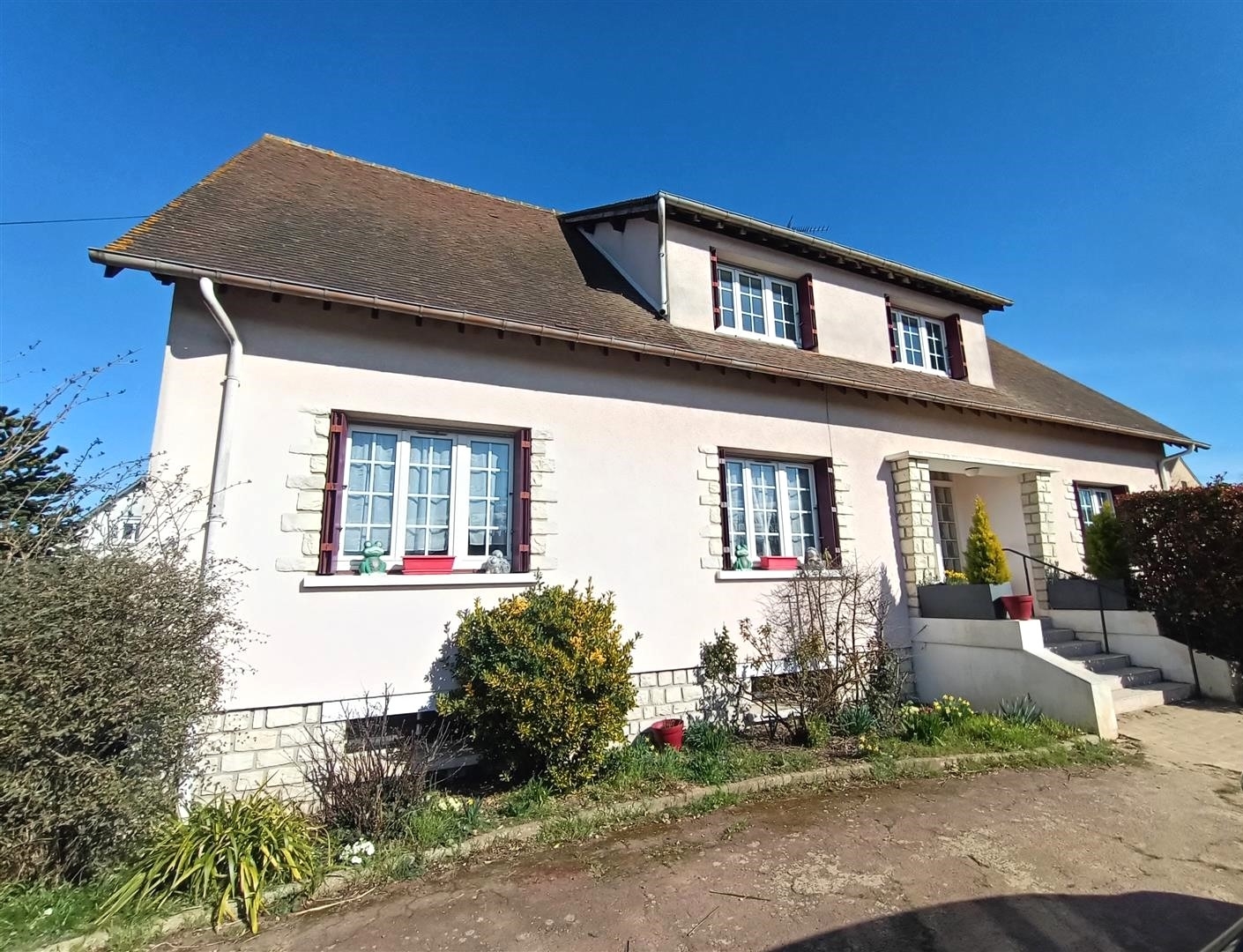 MAISONBREZOLLES