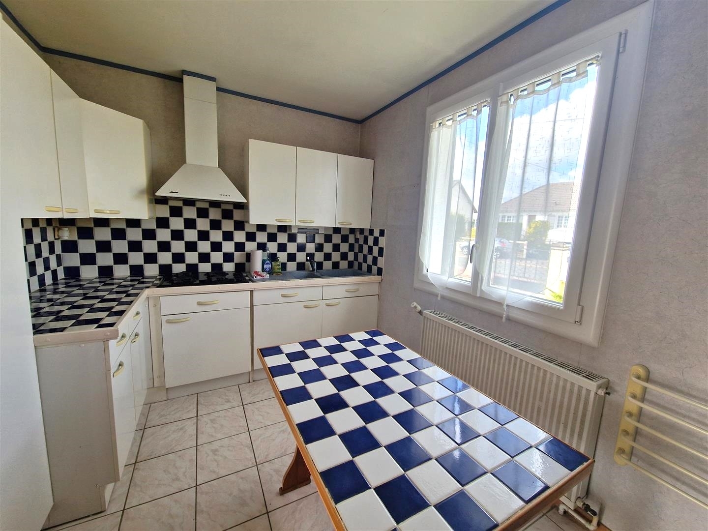 MAISONSAINT- REMY-SUR-AVRE