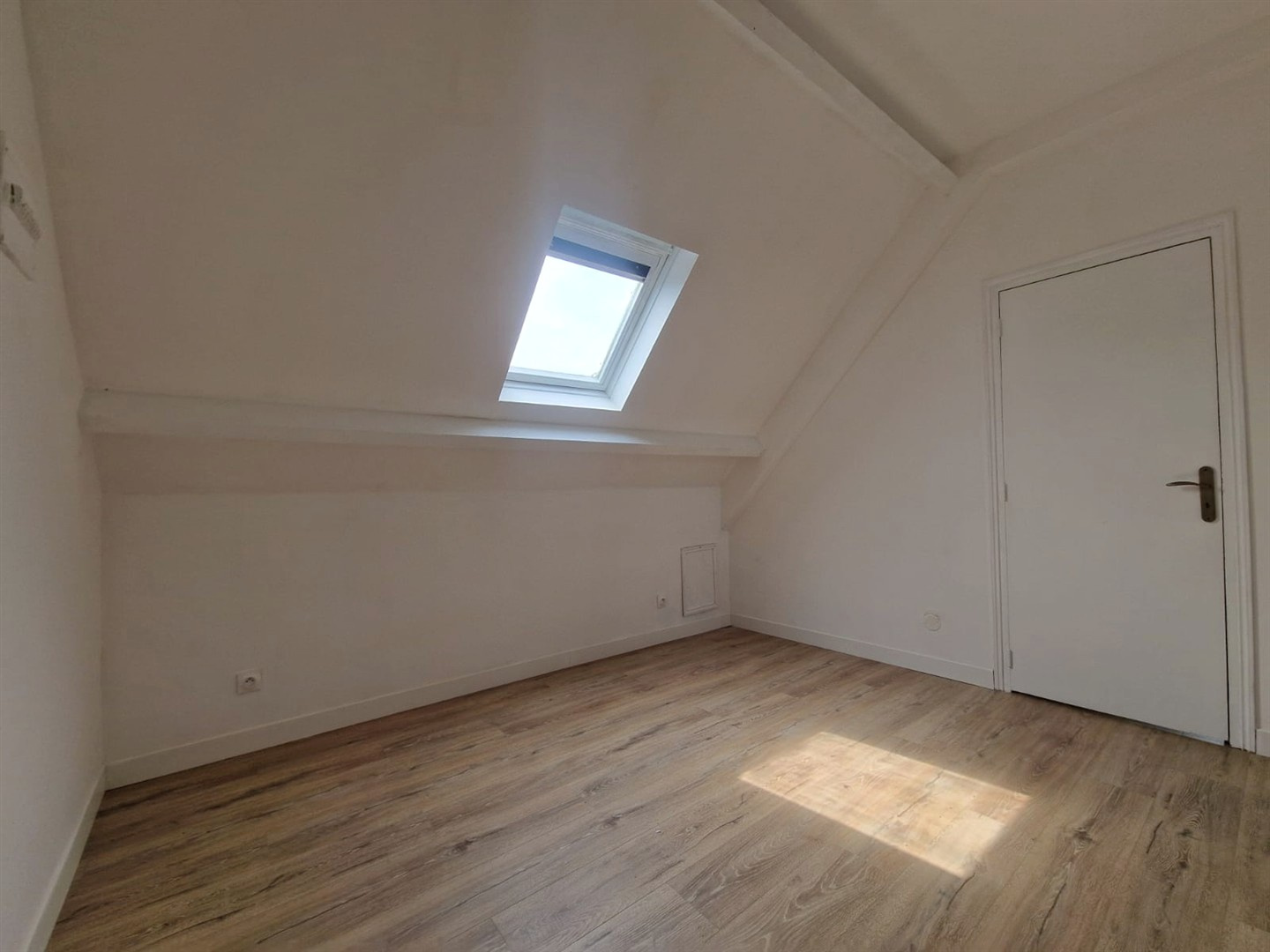 UN BIEN RARE, À DÉCOUVRIR SANS TARDER !10\' DREUX