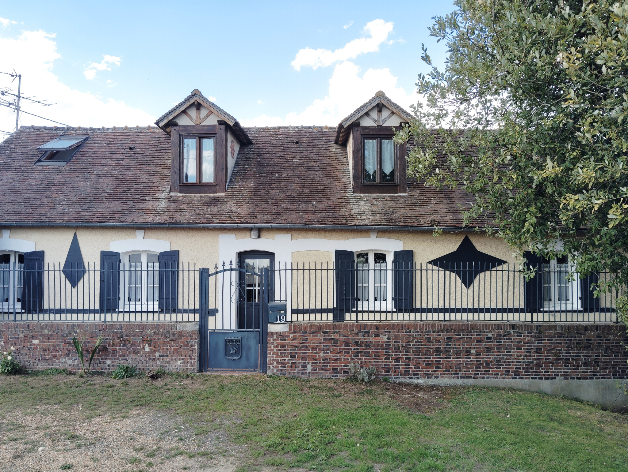 UNE VISITE S'IMPOSE !ILLIERS-L\'EVEQUE