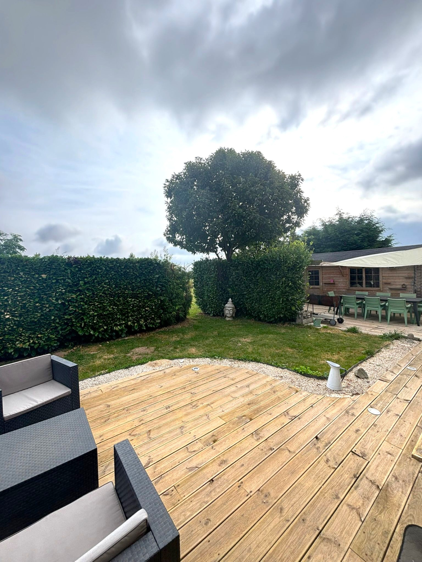 Maison familiale avec piscine et vaste terrain arboré !