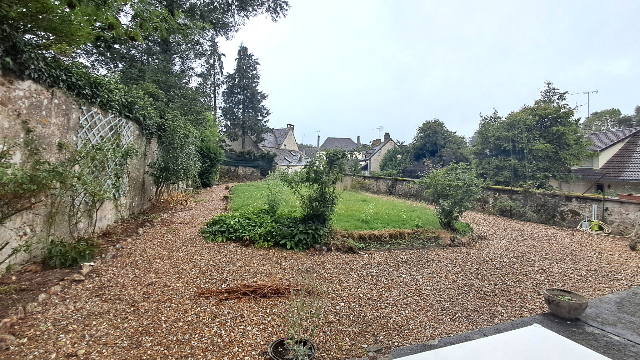 PROCHE COMMERCES !!SENONCHES