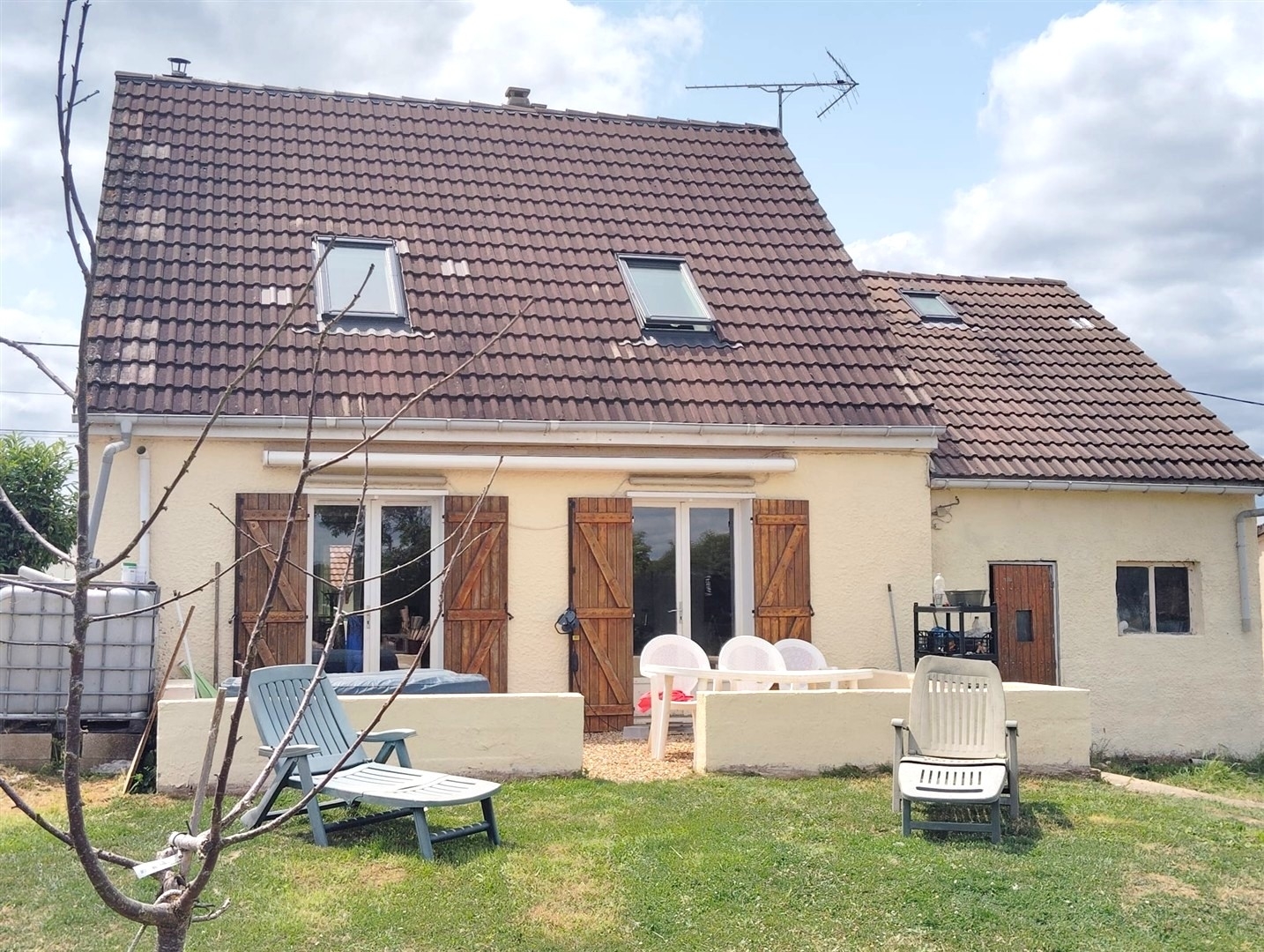 MAISONSAINT LUBIN DES JONCHERETS