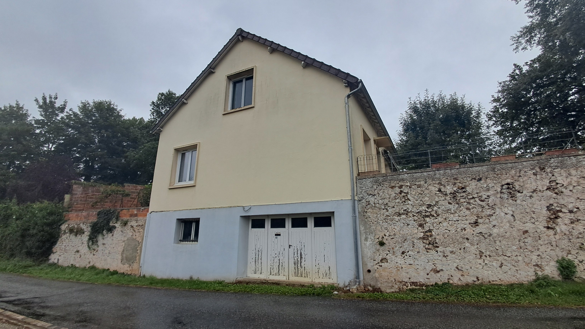 PROCHE COMMERCES !!SENONCHES