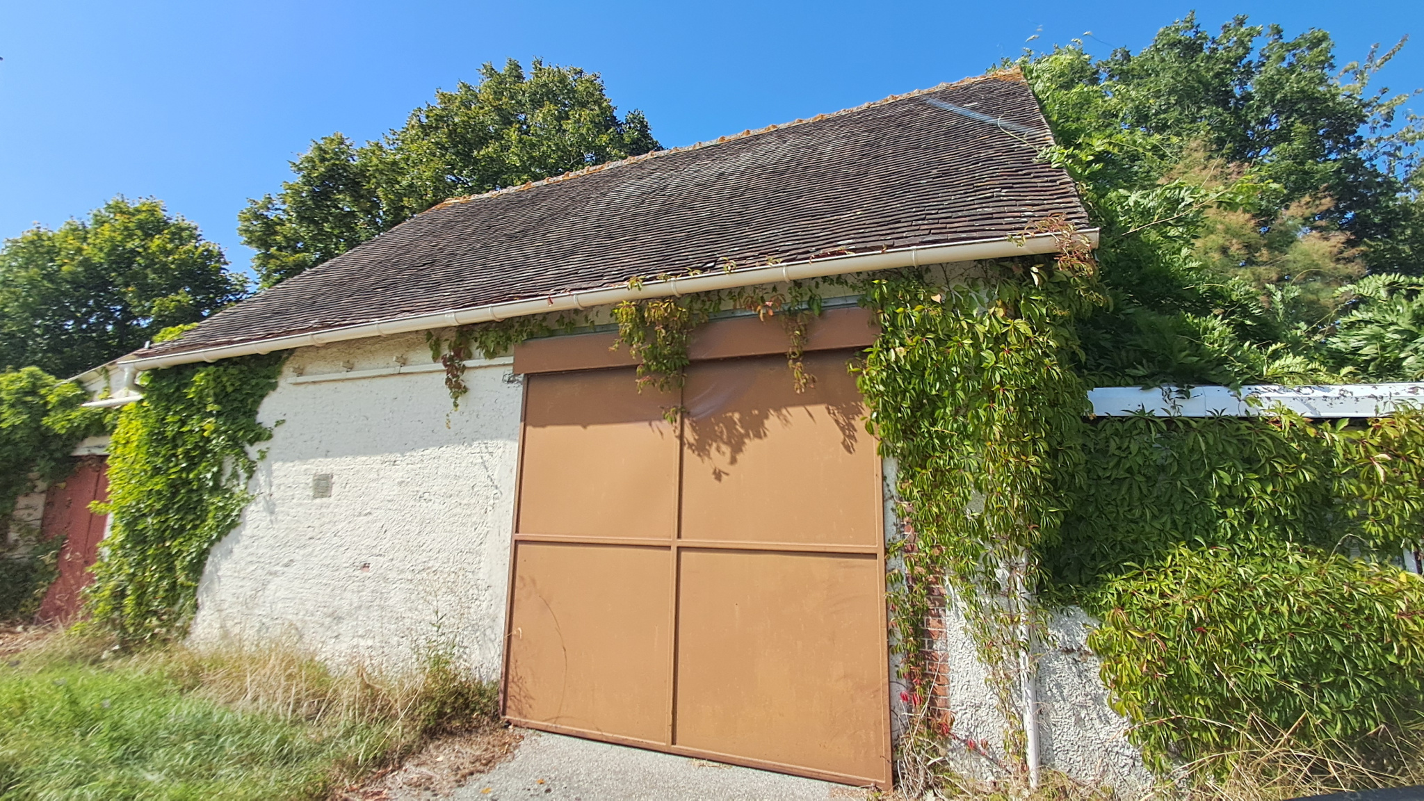 UN CADRE DE VIE PRIVILÉGIÉ À PERSONNALISER SELON VOS ENVIES !Secteur BREZOLLES