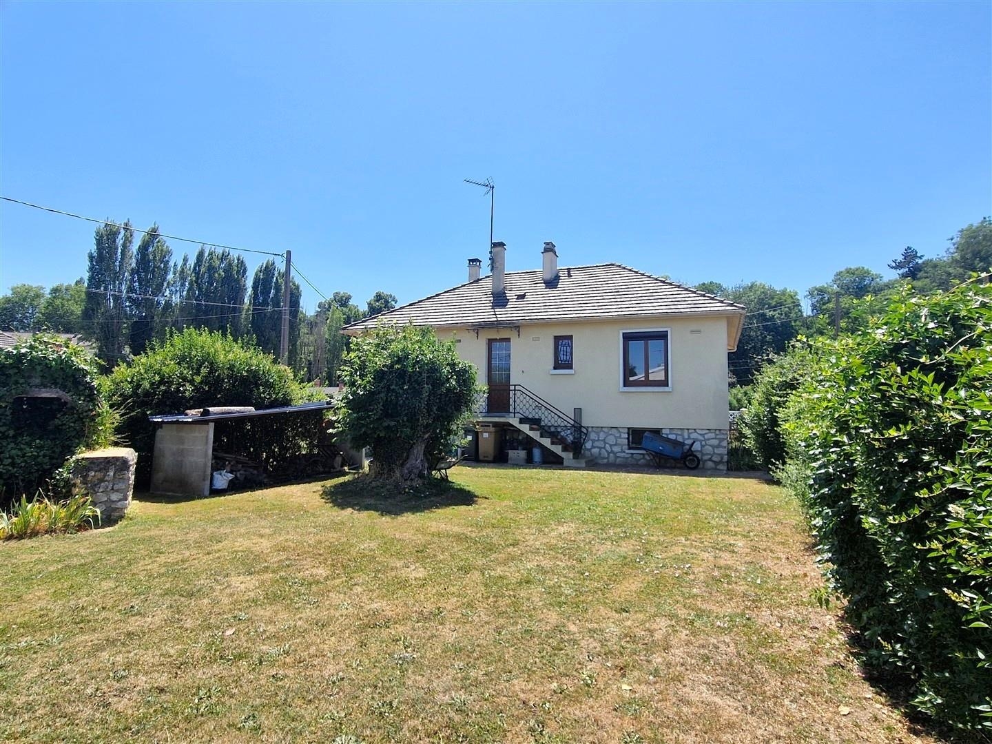 MAISONSAINT LUBIN DES JONCHERETS