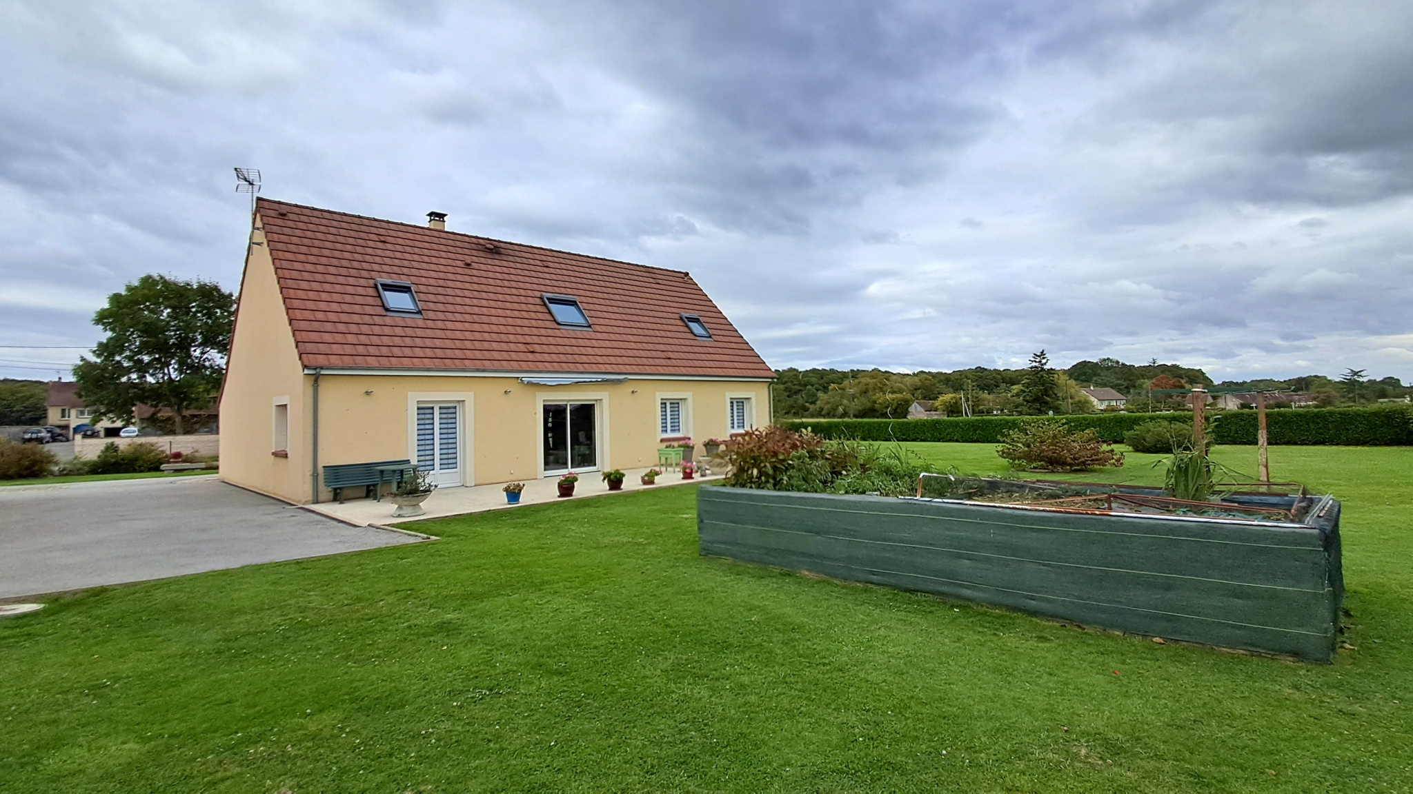MAISON EN PARFAIT ETATSENONCHES
