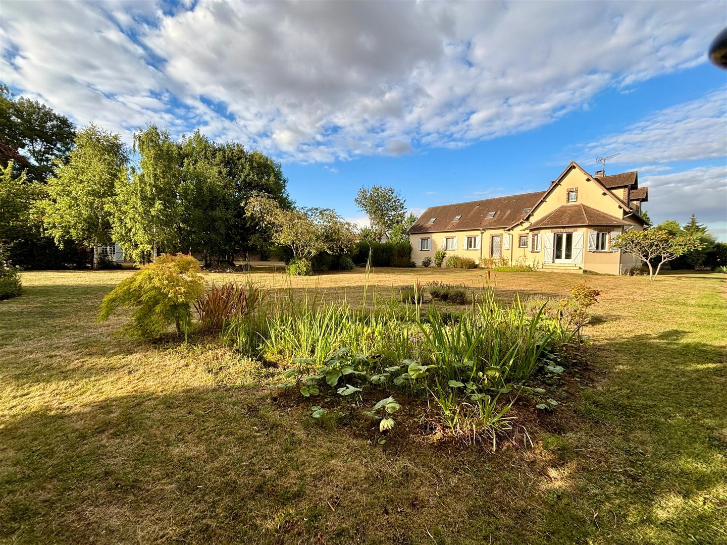 PROPRIÉTÉ DE PRESTIGE & VOLUMES HORS NORMES !!BREZOLLES