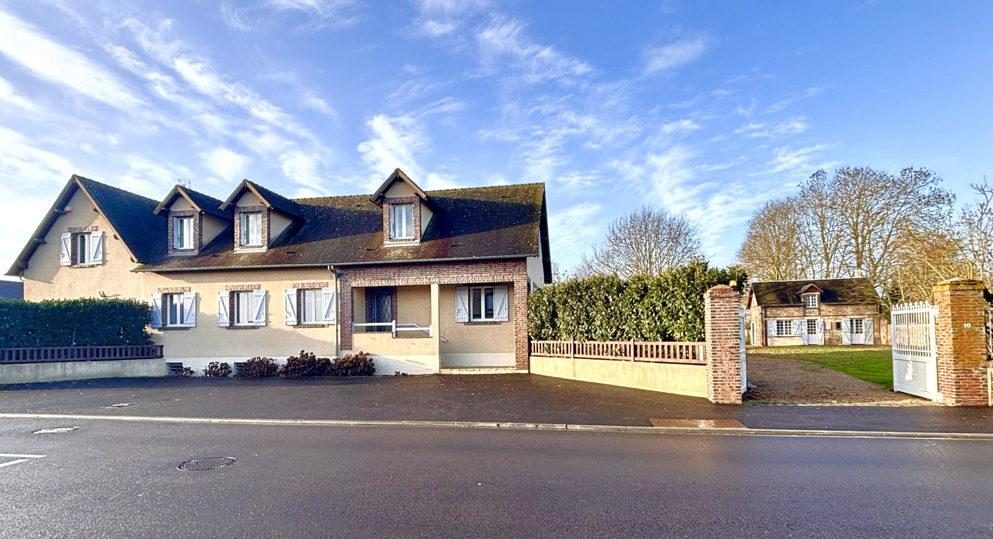 PROPRIÉTÉ DE PRESTIGE & VOLUMES HORS NORMES !!BREZOLLES