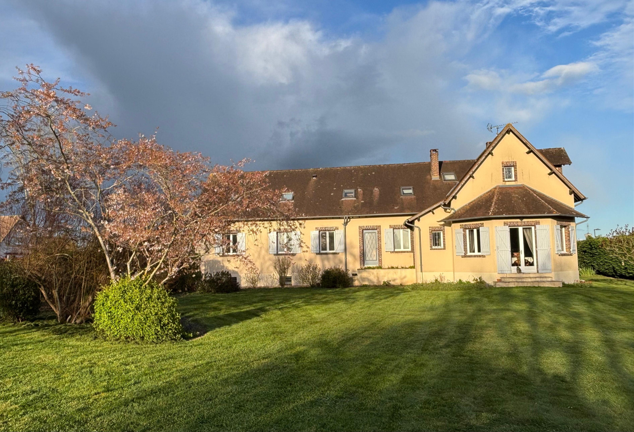 PROPRIÉTÉ DE PRESTIGE & VOLUMES HORS NORMES !!BREZOLLES