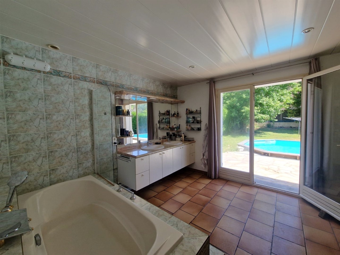 MAISONSAINT LUBIN DES JONCHERETS