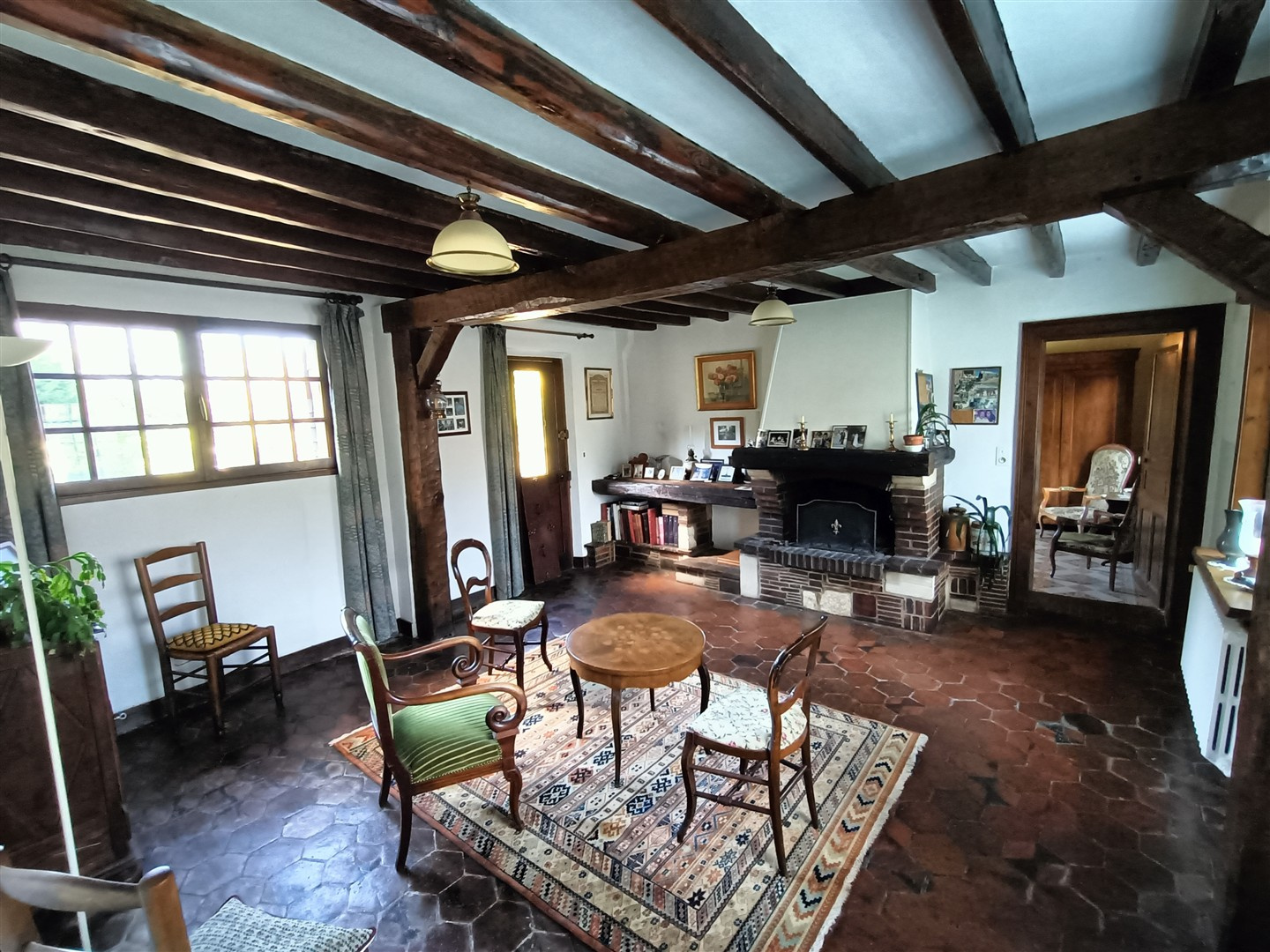 JOLIE MAISON ANCIENNEBREZOLLES