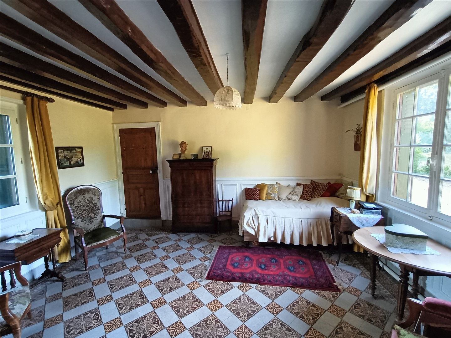 JOLIE MAISON ANCIENNEBREZOLLES