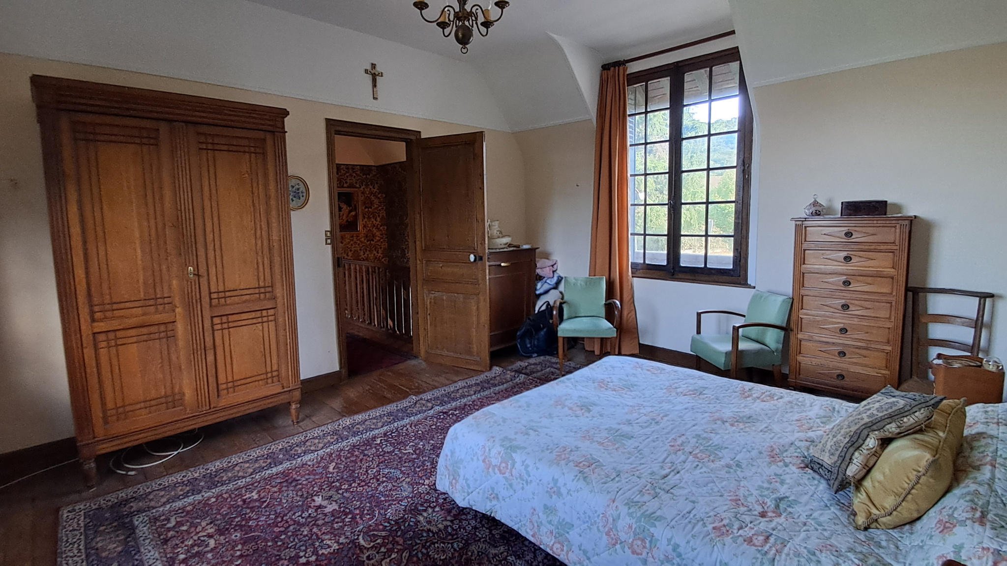 JOLIE MAISON ANCIENNEBREZOLLES