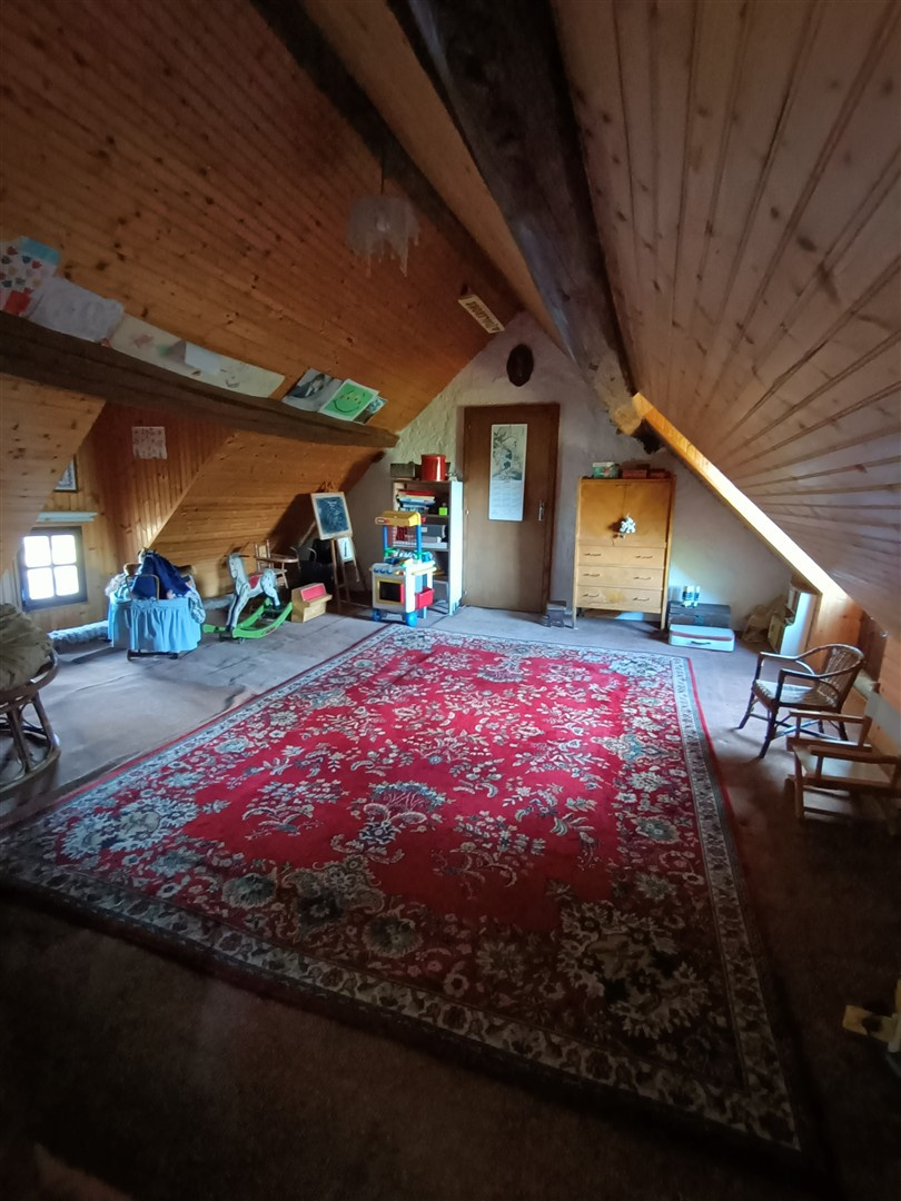 JOLIE MAISON ANCIENNEBREZOLLES