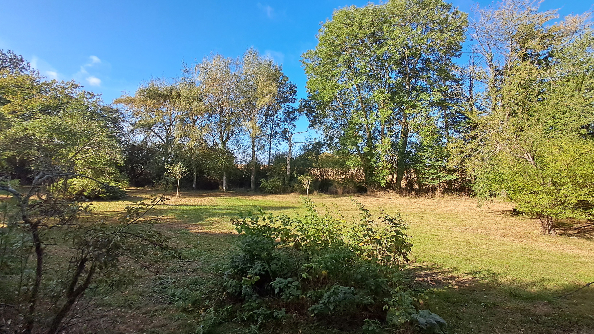 JOLIE MAISON ANCIENNEBREZOLLES