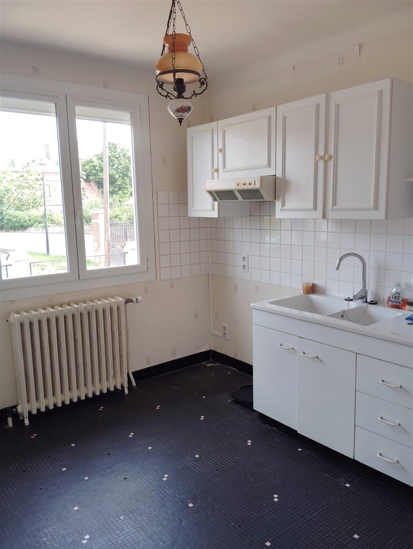 MAISONSAINT- REMY-SUR-AVRE