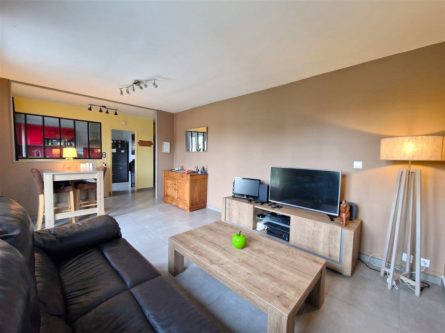 Un bien rare à visiter sans tarder, situé proche des commodités, écoles et avec un accès rapide RN12 !LA MADELEINE DE NONANCOURT