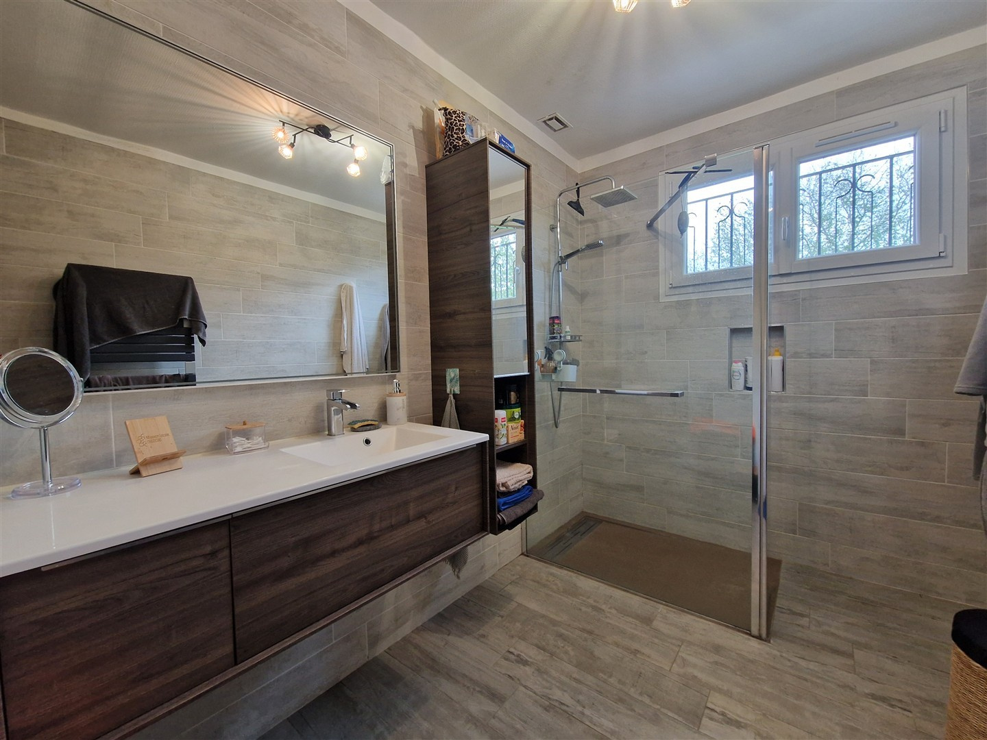 Un bien rare à visiter sans tarder, situé proche des commodités, écoles et avec un accès rapide RN12 !LA MADELEINE DE NONANCOURT