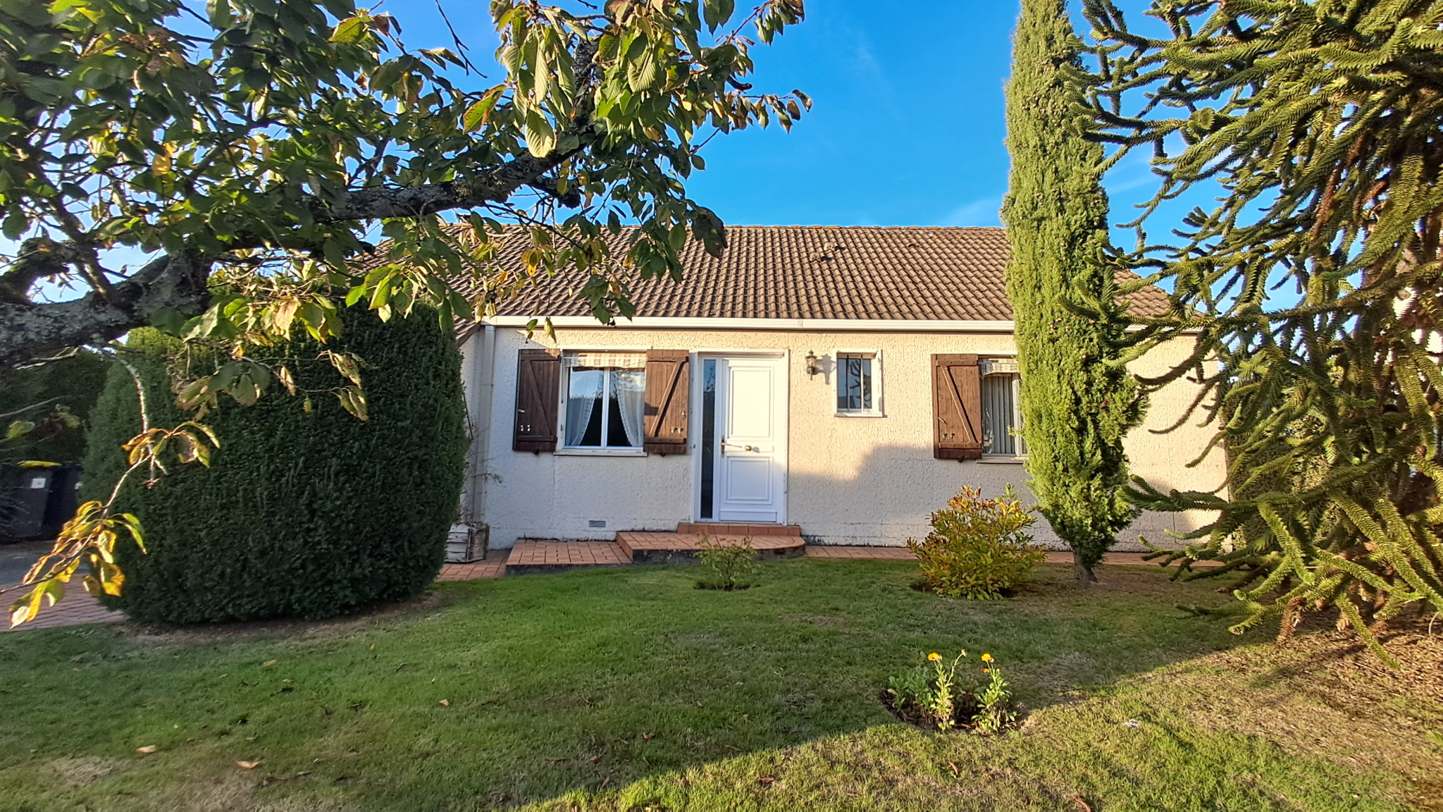 MAISON DE PLAIN-PIED PROCHE CENTRESENONCHES