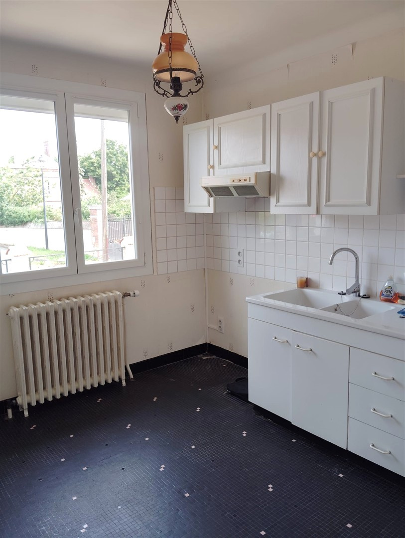 Laissez-vous séduire par son potentiel et son emplacement !SAINT REMY SUR AVRE