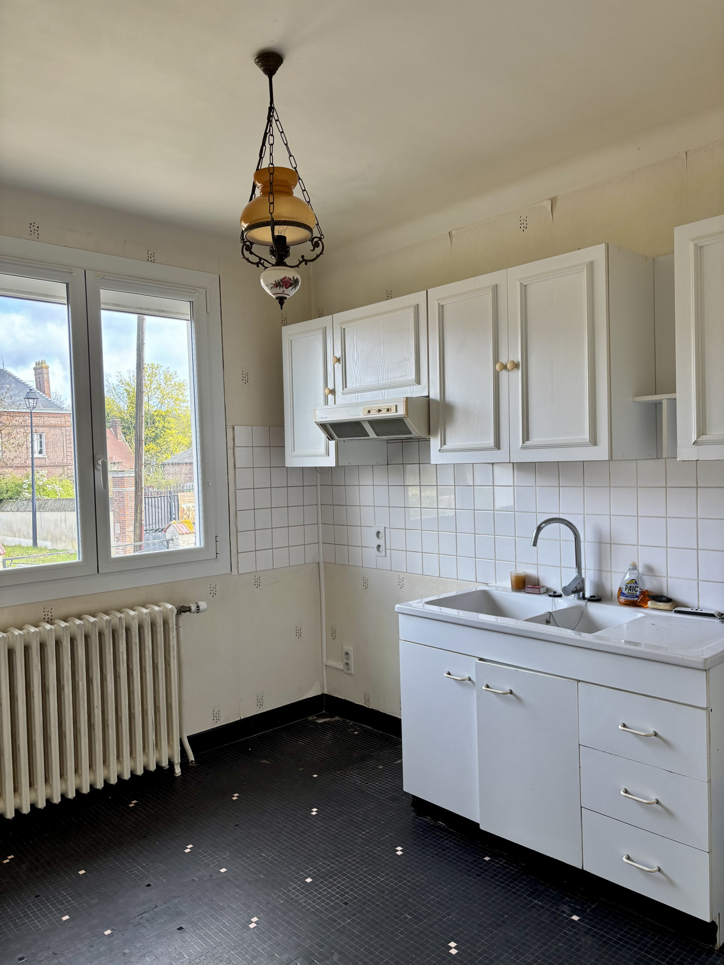 Laissez-vous séduire par son potentiel et son emplacement !SAINT REMY SUR AVRE