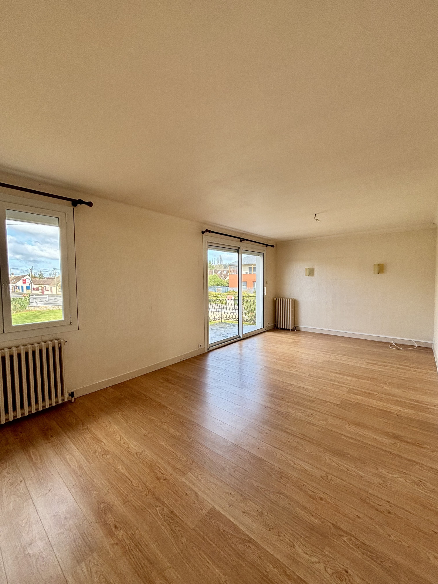 Laissez-vous séduire par son potentiel et son emplacement !SAINT REMY SUR AVRE