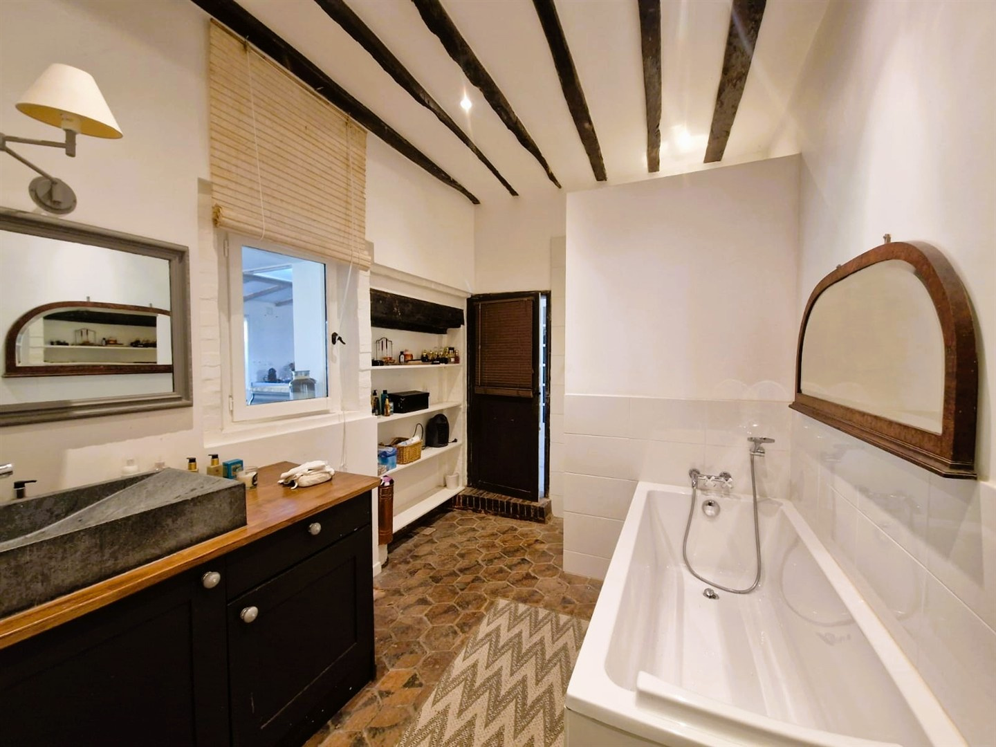 Elégance et authenticité pour cette demeure ancienne rénovée3\' NONANCOURT