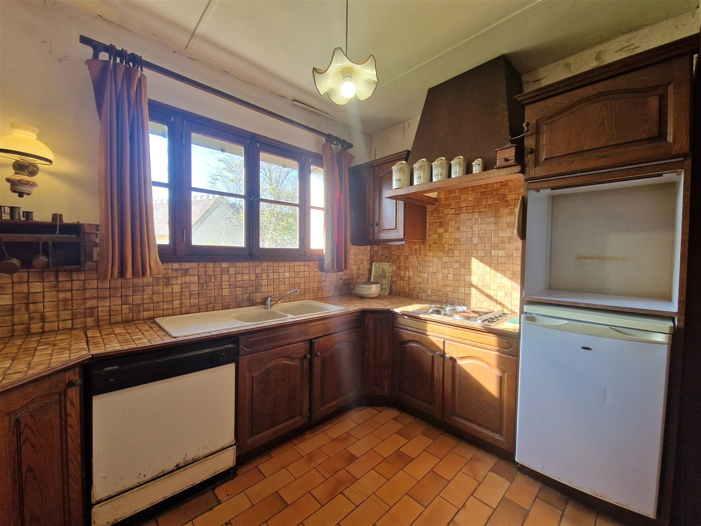 Un bien rare à découvrir sans tarder, offrant un beau potentiel pour créer la maison de vos rêves !Secteur NONANCOURT