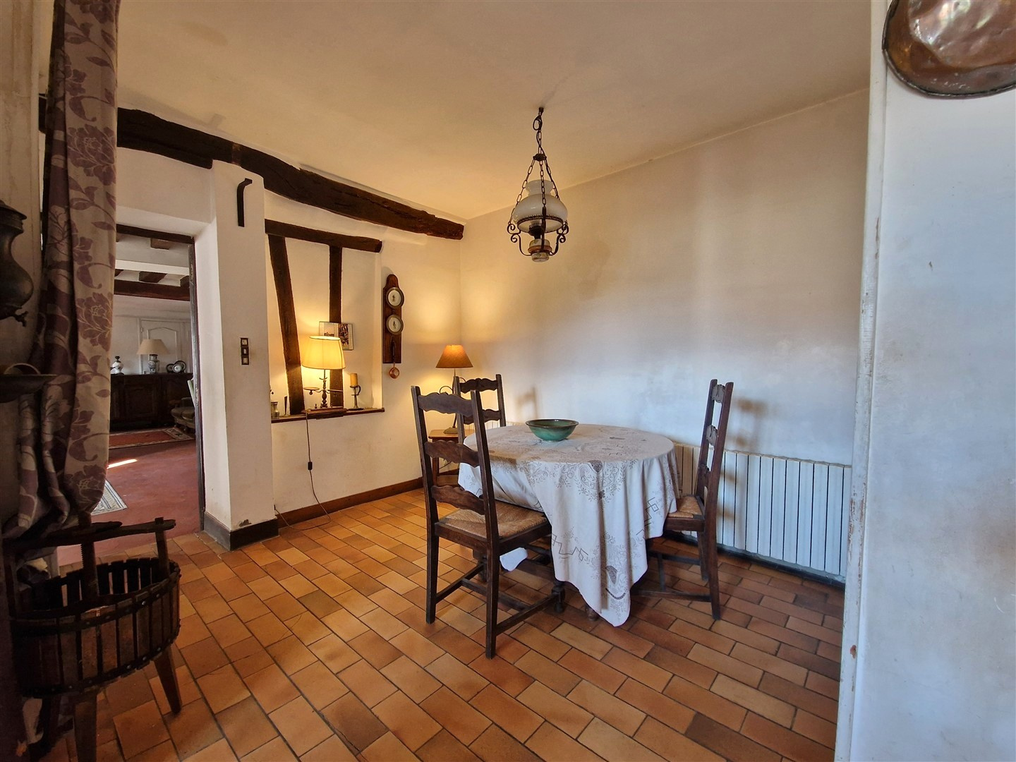 Un bien rare à découvrir sans tarder, offrant un beau potentiel pour créer la maison de vos rêves !Secteur NONANCOURT