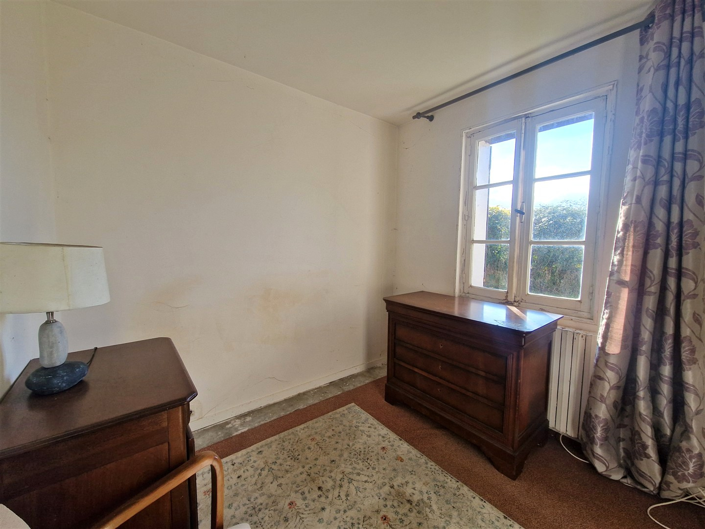 Un bien rare à découvrir sans tarder, offrant un beau potentiel pour créer la maison de vos rêves !Secteur NONANCOURT