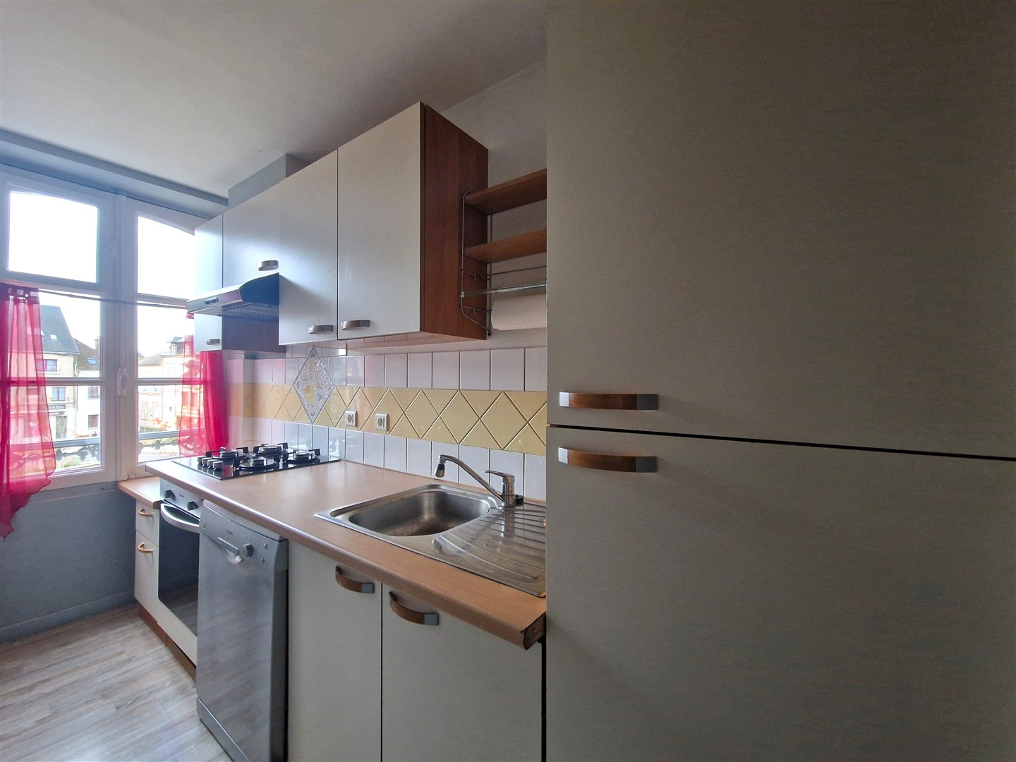 Immeuble de caractère avec local commercial loué et appartementNONANCOURT, Ttes commodités