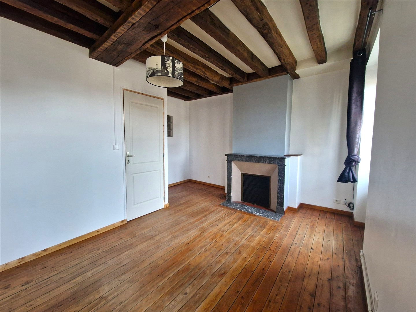 Immeuble de caractère avec local commercial loué et appartementNONANCOURT, Ttes commodités