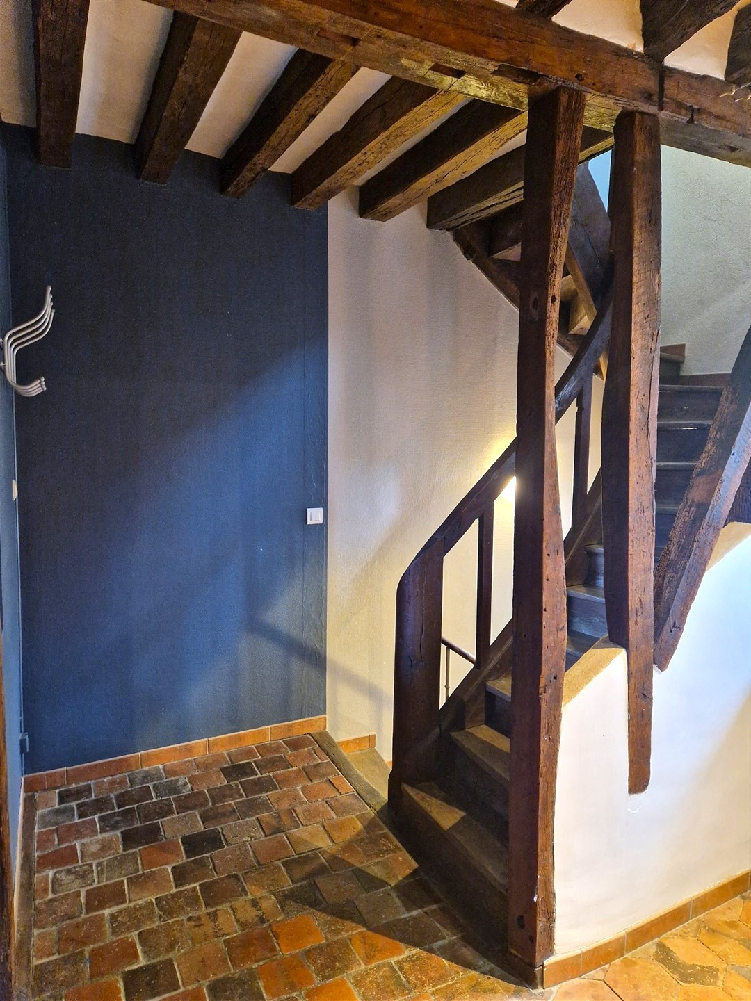 Immeuble de caractère avec local commercial loué et appartementNONANCOURT, Ttes commodités