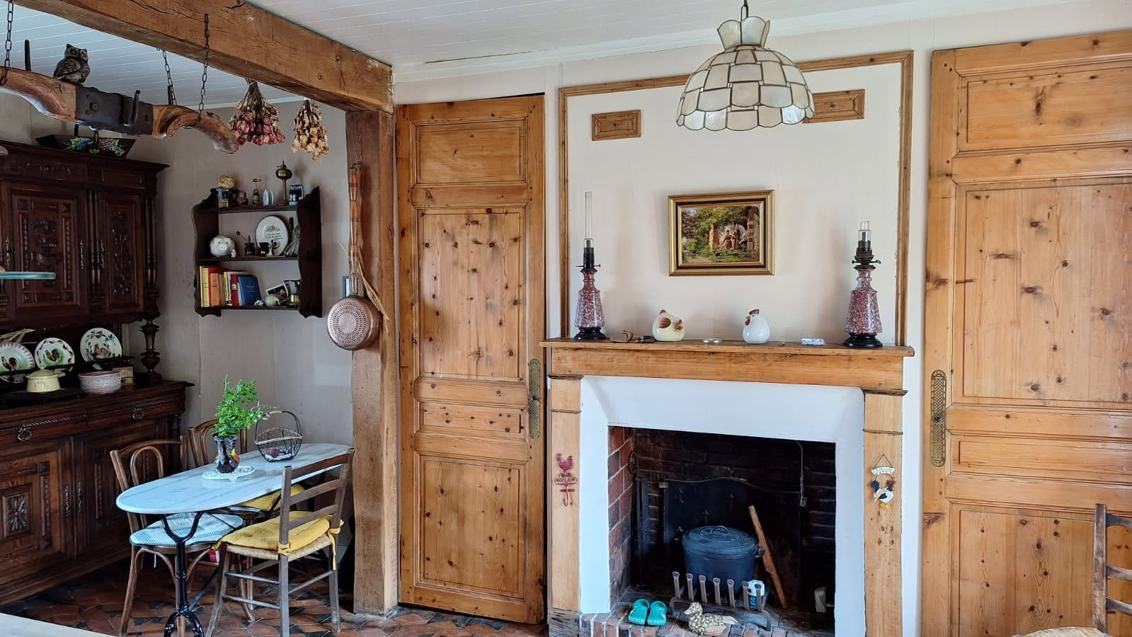 Un bien rare à visiter sans tarder, alliant authenticité, volumes et possibilités d'évolution !DAMPIERRE-SUR-AVRE